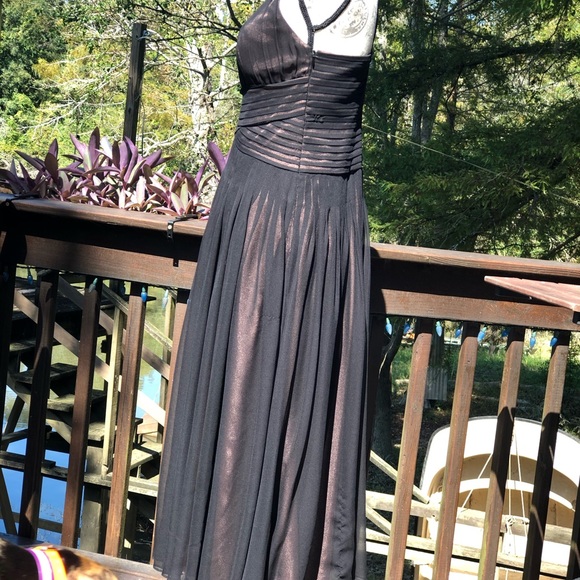 Dress - Picture 2 of 8